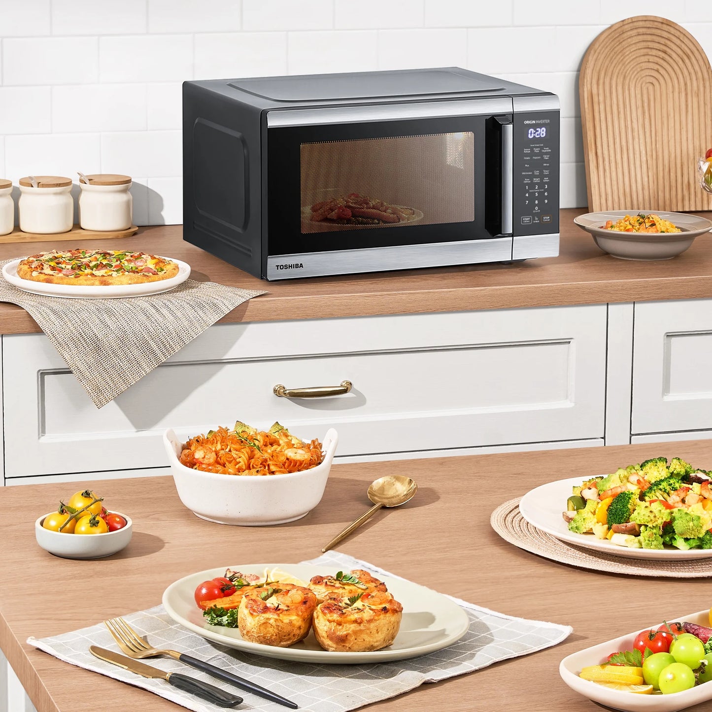 2.2 Cu. Ft. 24.4'' Microwave Oven in Stainless Steel